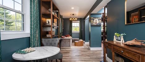 المنشأة من الداخل