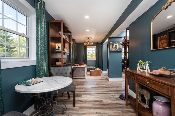 المنشأة من الداخل