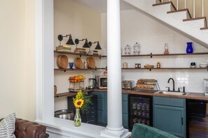 Coffee/tea maker