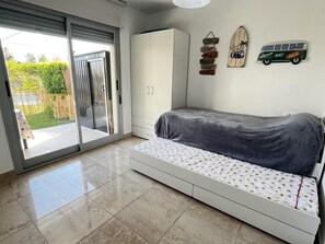 1 bedroom, iron/ironing board, Internet, bed sheets