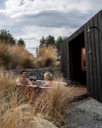 Skylark Cabin – Private Luxury Escape with Hot Tub