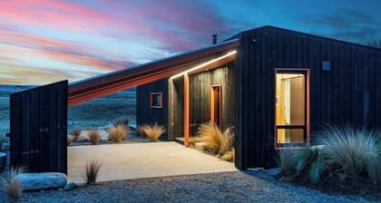 Skylark Cabin – Private Luxury Escape with Hot Tub