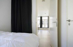 1 slaapkamer, een strijkplank/strijkijzer, wifi, beddengoed