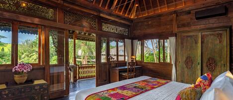 1 bedroom, minibar, individually furnished, desk