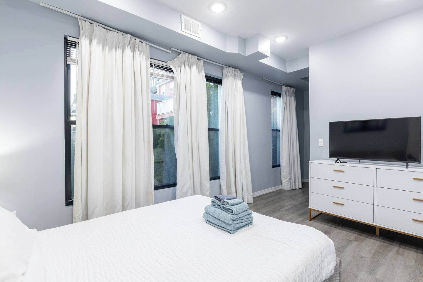 3 soverom, strykejern/-brett, reiseseng for barn og wi-fi