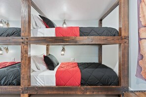 3 Schlafzimmer, Reisekinderbett, kostenloses WLAN, Bettwäsche