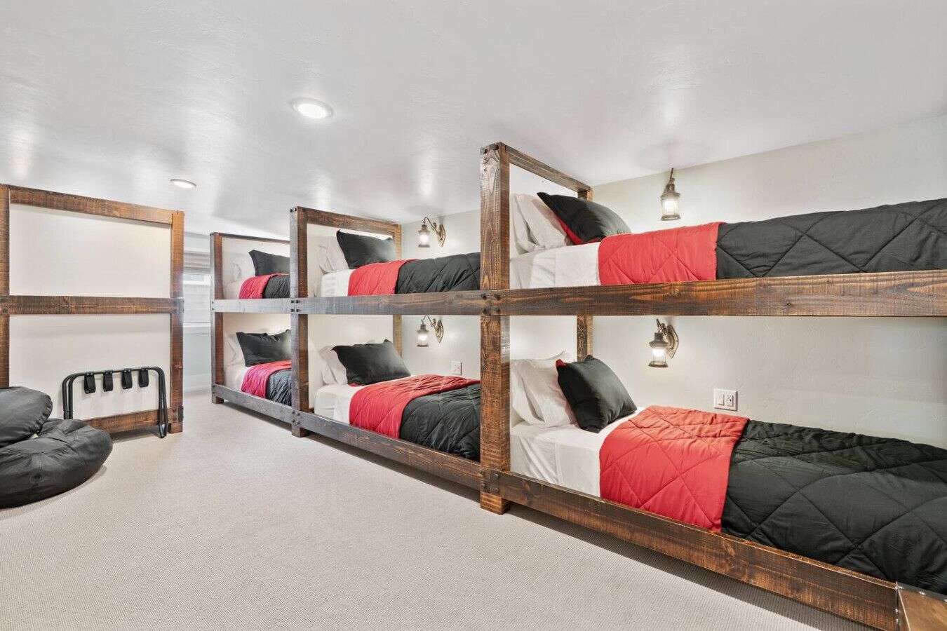 3 多间卧室、办公桌、旅行婴儿床、免费 WiFi