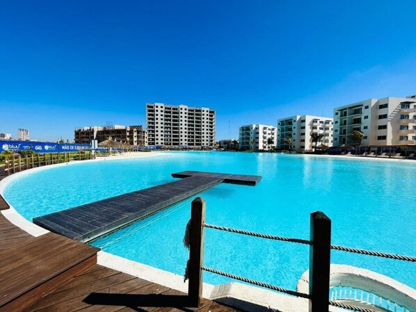 Utomhuspool