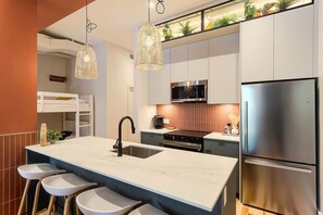 Fridge, microwave, oven, stovetop