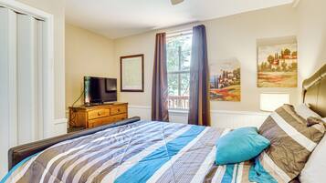 2 bedrooms, iron/ironing board, Internet, bed sheets