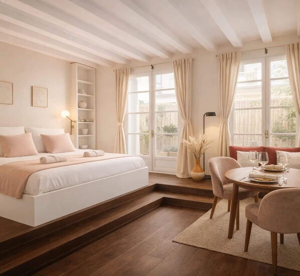 Iron/ironing board, travel cot, WiFi, bed sheets - Notre-Dame studio with lift & terrace views (Paris)