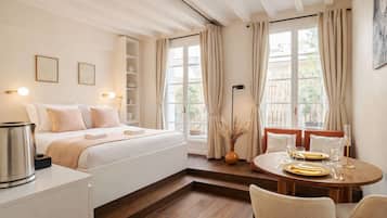 Iron/ironing board, travel cot, WiFi, bed sheets