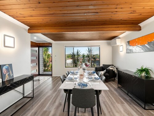 Sunnybank Hills Retreat 6 Beds Near Market Square