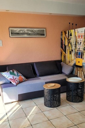 Smart TV - Loft and private garden, near beaches, St-Raphaël, Côte d'Azur  (Saint-Raphaël)