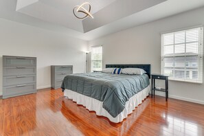 4 habitaciones, tabla de planchar con plancha, cuna de viaje y wifi 