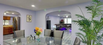 9 Mi to Hersheypark: Spacious Home w/ Deck