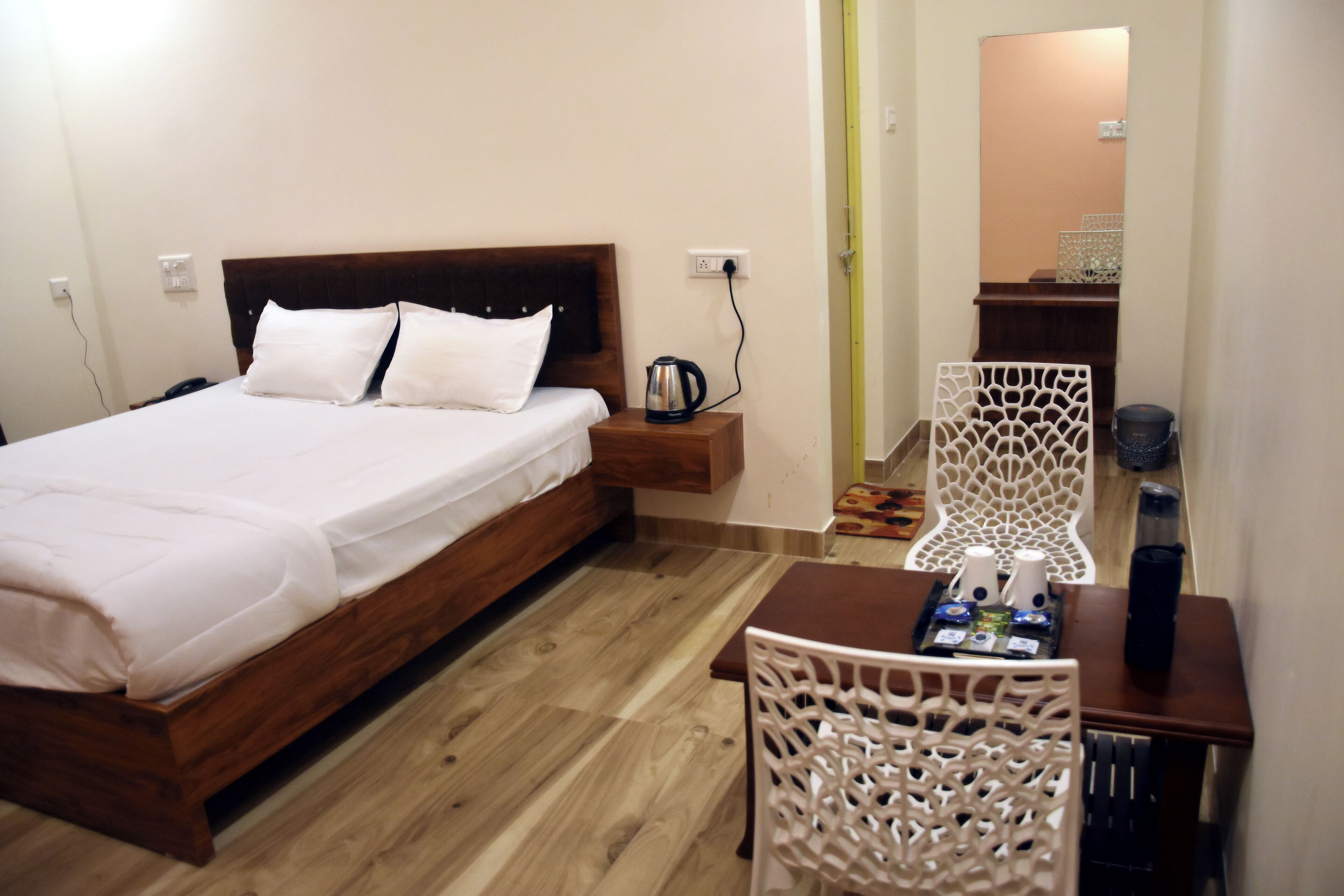 Superior Double Room, Balcony, Lake View | In-room safe, desk, laptop workspace, iron/ironing board