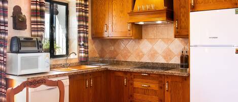 Geladeira, micro-ondas, lava-louças, torradeira