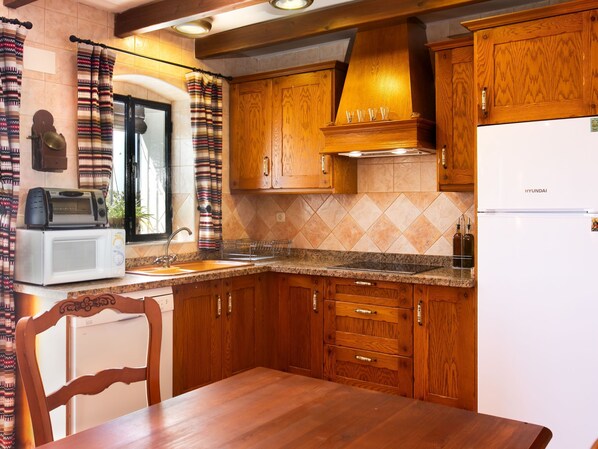 Fridge, microwave, dishwasher, toaster