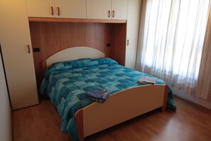 2 bedrooms, WiFi, bed sheets