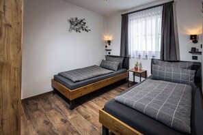 1 bedroom, bed sheets, wheelchair access