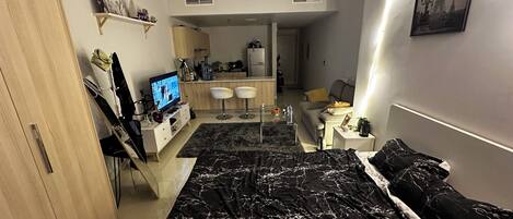 1 habitación, tabla de planchar con plancha y wifi