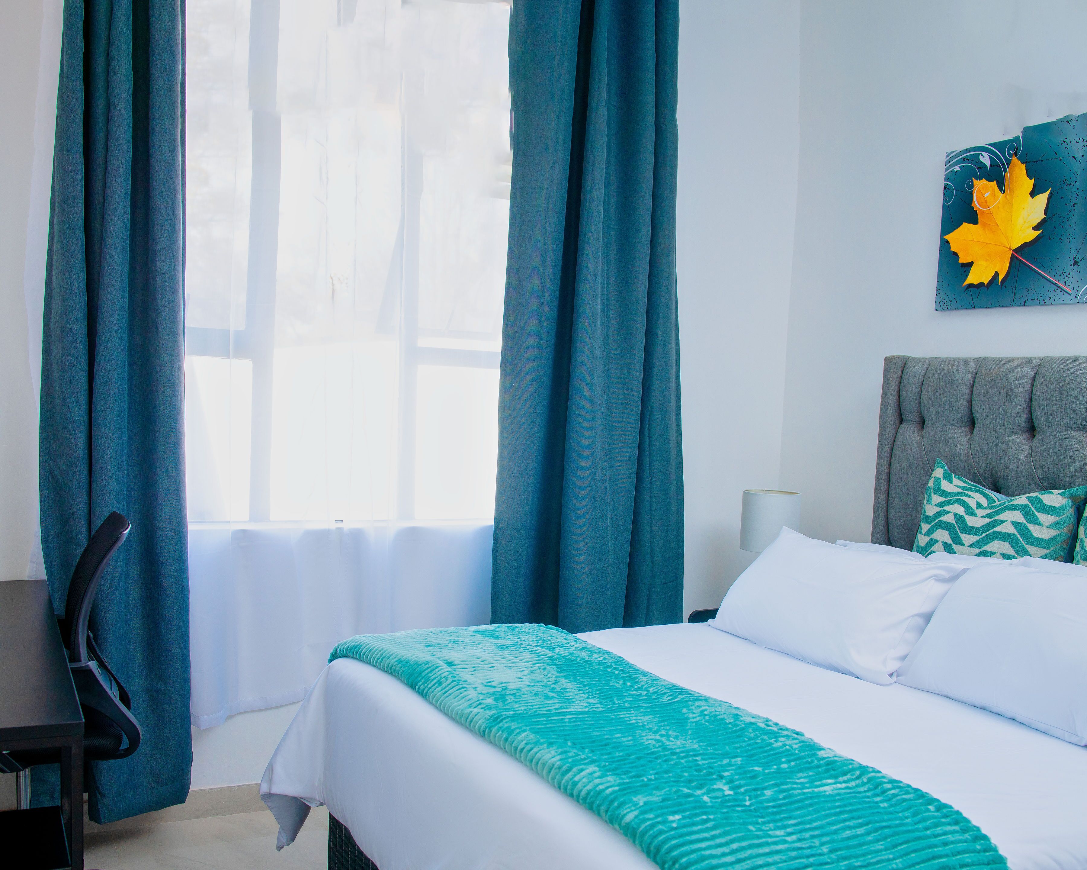 2 habitaciones, tabla de planchar con plancha, wifi y ropa de cama 