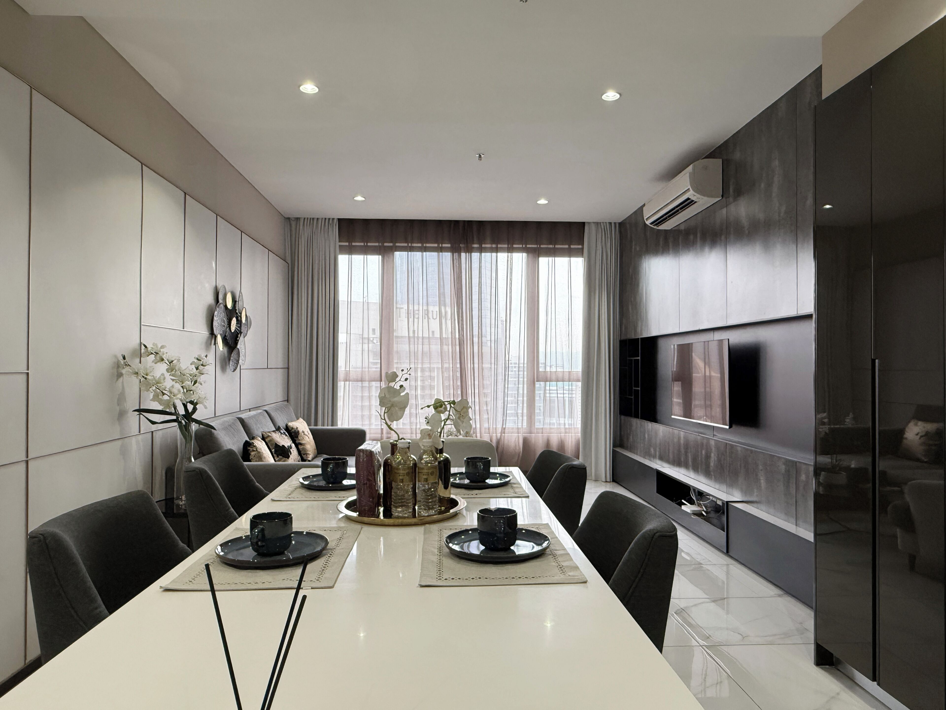 Family studio apartment | Living area | Flat-screen TV