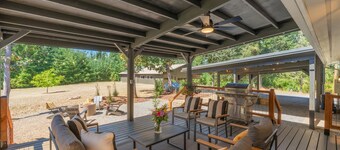 Wildfern Ranch: 3-bedroom, 2-bathroom house in welcoming Yamhill with AC & WiFi