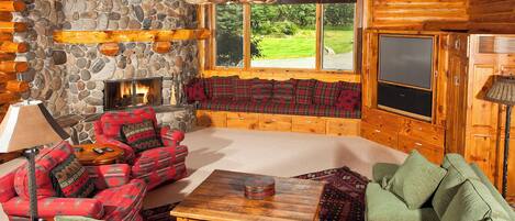 Fernseher, Kamin, DVD-Player, Tischtennisplatte