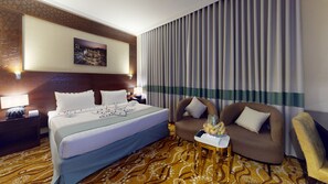 Egyptian cotton sheets, premium bedding, in-room safe, blackout curtains - Grand AL-Shahbaa (Madinah)
