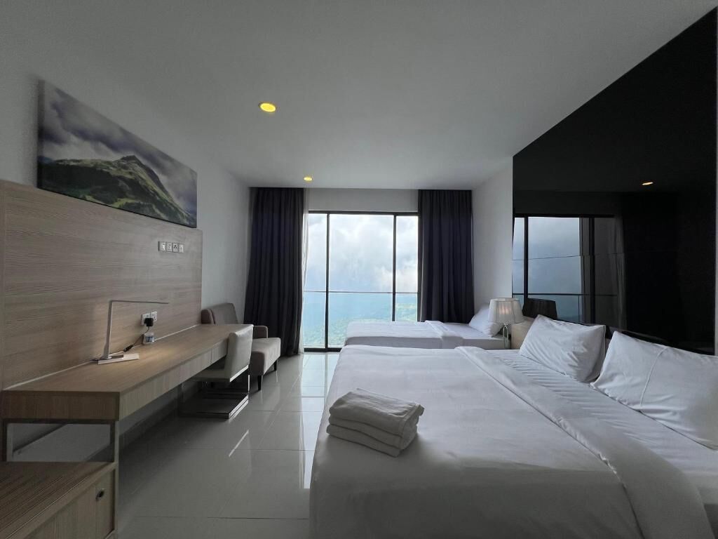 3-Bedroom Suite | In-room safe, desk, laptop workspace, blackout drapes