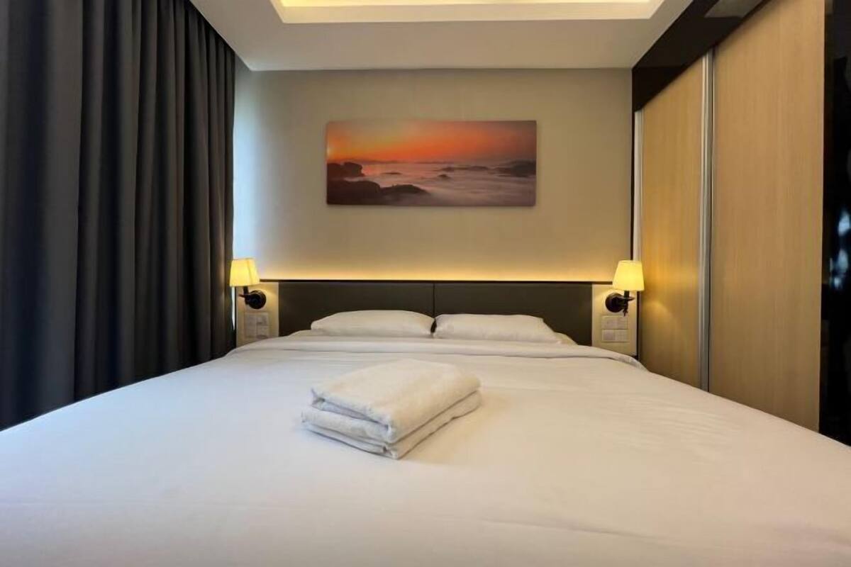 Minibar, in-room safe, desk, laptop workspace