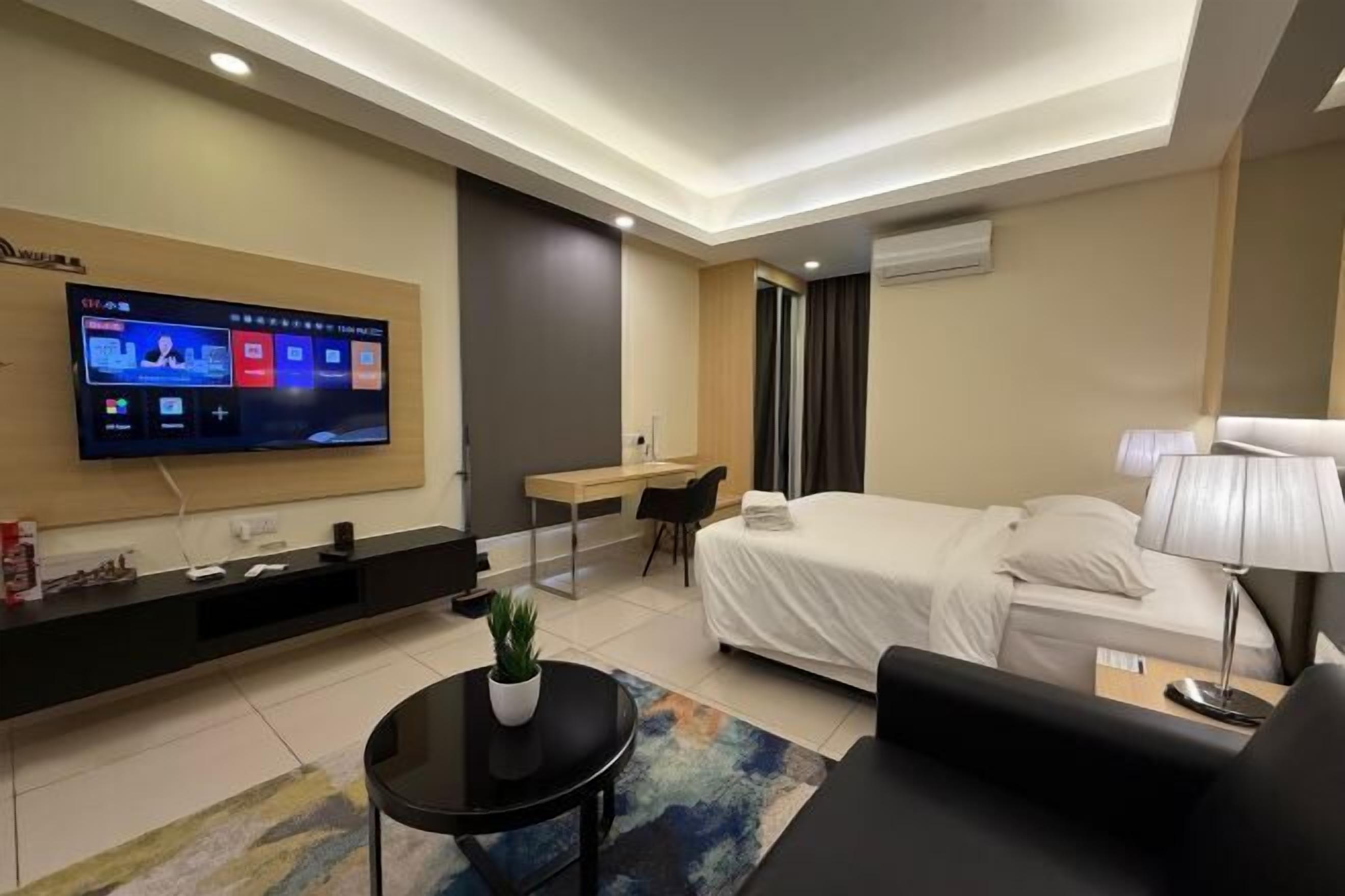 Minibar, in-room safe, desk, laptop workspace