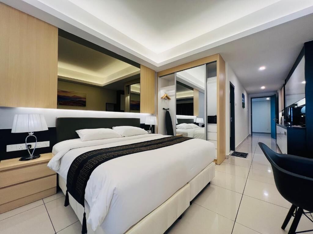 Studio, uitzicht op bergen (King) | Een kluis op de kamer, een bureau, een laptopwerkplek