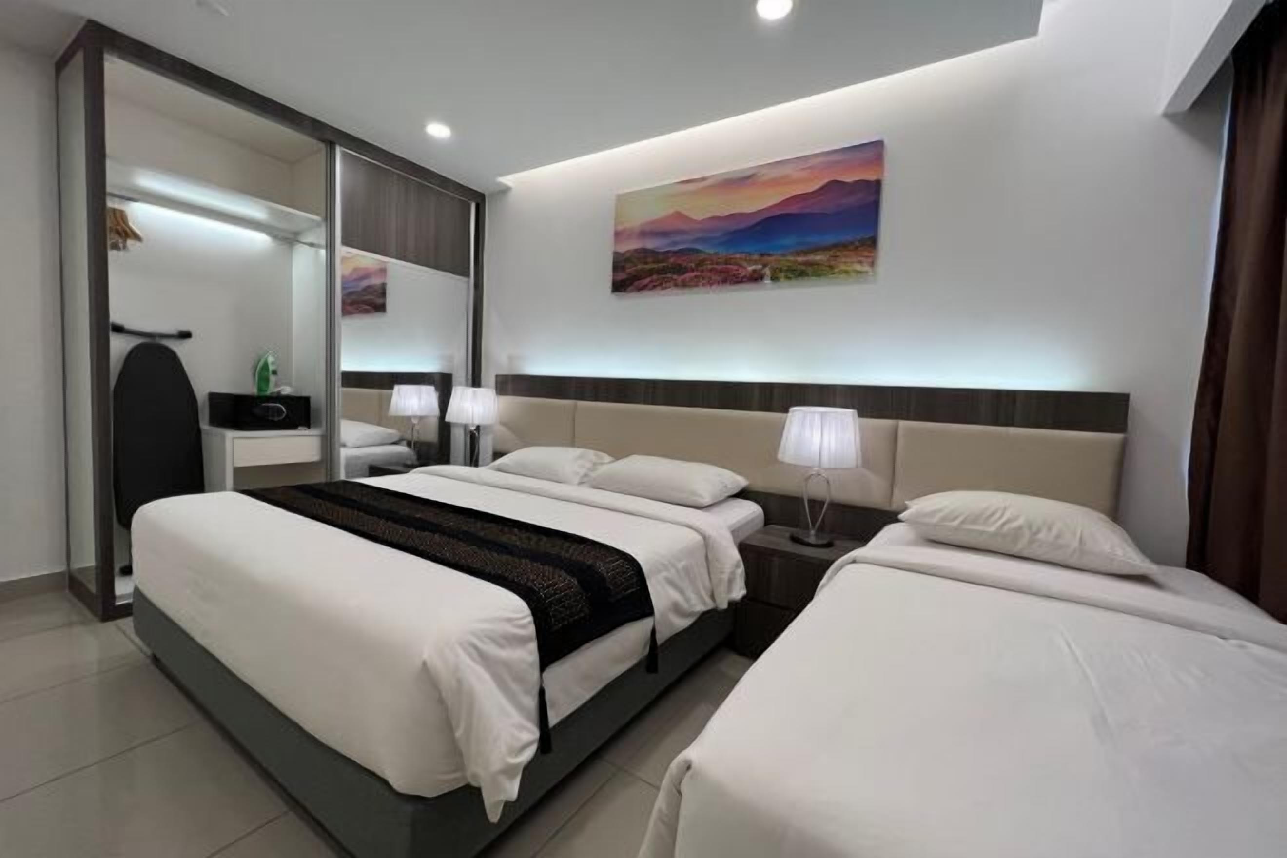 Minibar, in-room safe, desk, laptop workspace