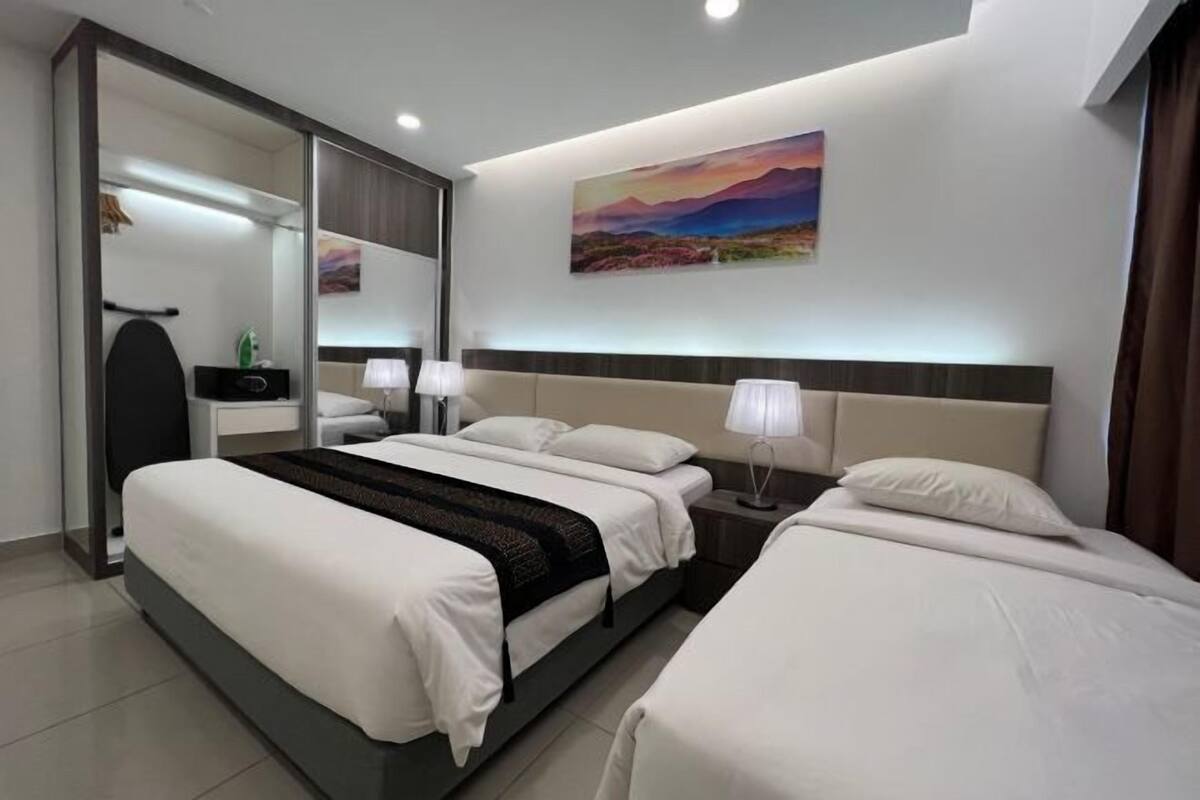 Minibar, in-room safe, desk, laptop workspace