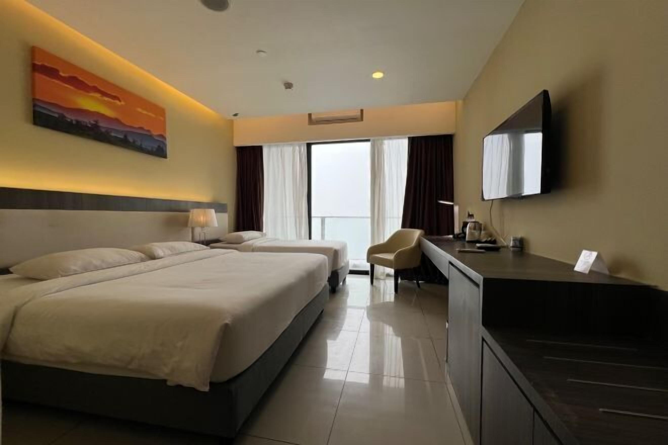 Minibar, in-room safe, desk, laptop workspace