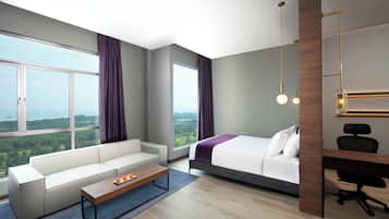 1 bedroom, in-room safe, desk, free WiFi