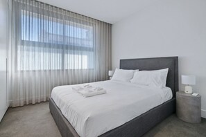 1 chambre, bureau, fer et planche à repasser, Wi-Fi gratuit