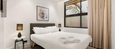 2 bedrooms, iron/ironing board, WiFi (free)