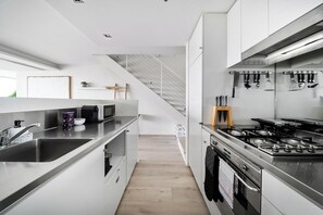Fridge, microwave, oven, stovetop