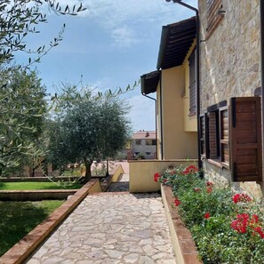 Property grounds - THE BEAUTIFUL VIEW (Collazzone)