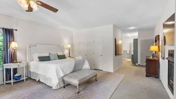 6 Schlafzimmer, Schreibtisch, Bügeleisen/Bügelbrett, kostenloses WLAN