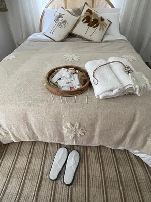 2 slaapkamers, een strijkplank/strijkijzer, gratis wifi, beddengoed