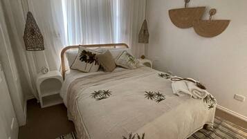 2 bedrooms, iron/ironing board, free WiFi, bed sheets