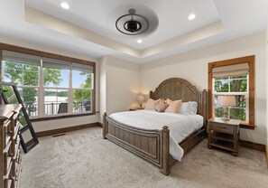 4 bedrooms, iron/ironing board, free WiFi, bed sheets - Lake Views with Firepit & Dock Access | Spacious Waterfront Home by AvantStay (Sherrills Ford)