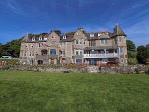 Exterior - Menai View (Menai Bridge)