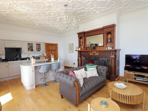 Living area - Menai View (Menai Bridge)