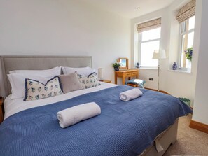 2 bedrooms, individually decorated, individually furnished, free WiFi - Menai View (Menai Bridge)